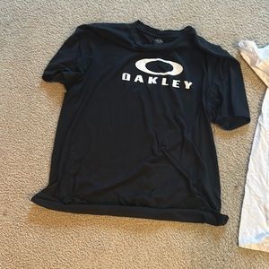 Men’s xl Oakley tee shirt